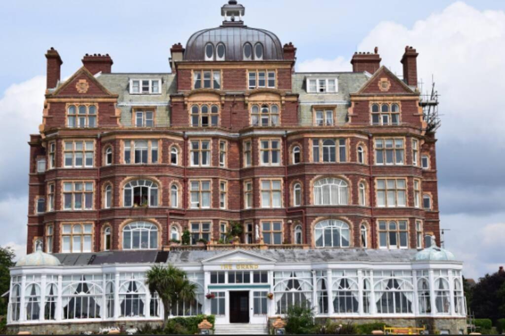Beautifully Appointed, Period Seaside Apartment Folkestone Exterior photo