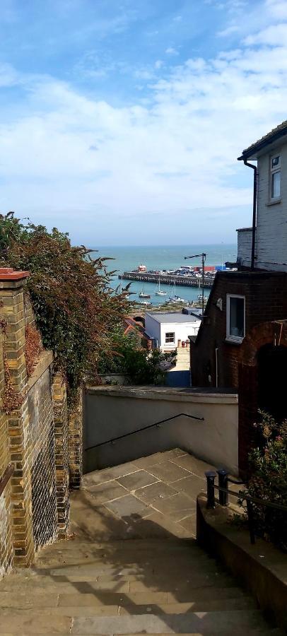 Beautifully Appointed, Period Seaside Apartment Folkestone Exterior photo